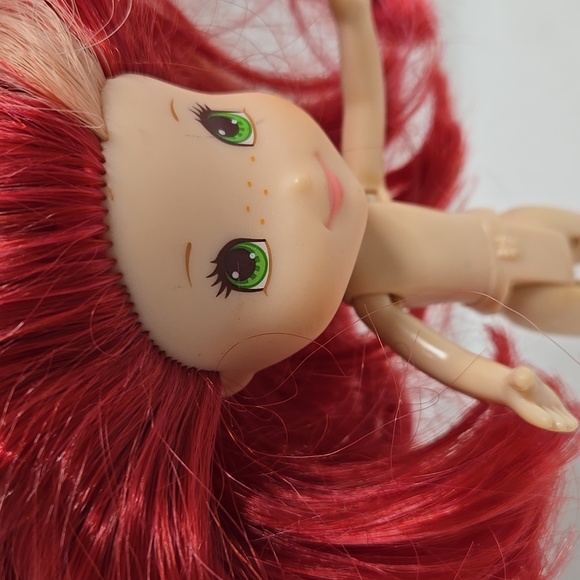 Strawberry Shortcake 6" Doll Figure 2008 TCFC Poseable Freestanding  CUTE - Picture 3 of 14